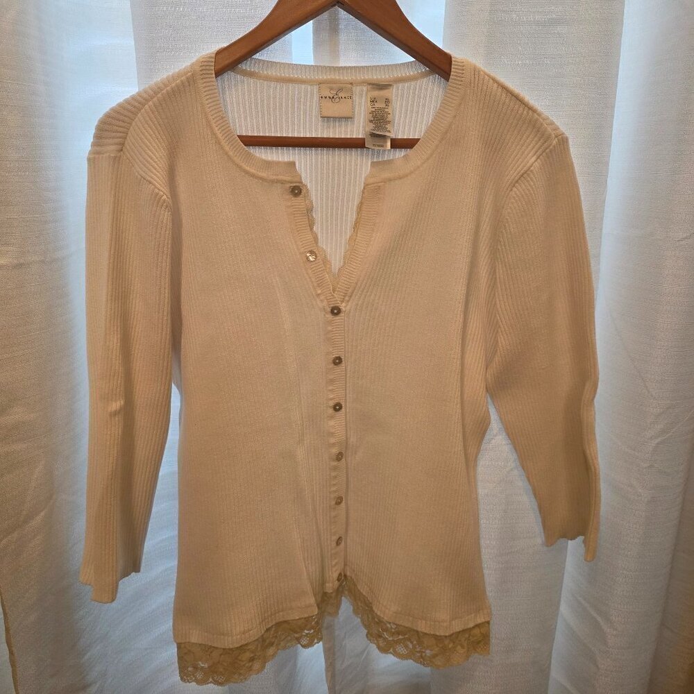 Emma James White V-neck Long-sleeved Button Top with Lace Trim Size XL